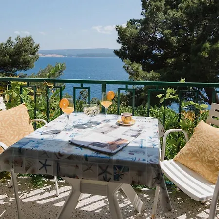 בית הארחה First Row Seafront In 4*