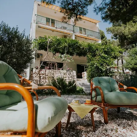 First Row Seafront In Stanici