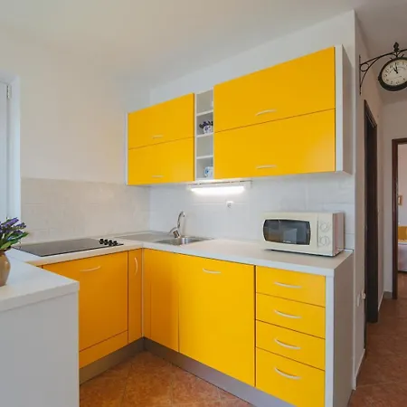Guest house First Row Seafront In Stanici